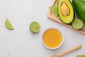 ماسک عسل و آواکادو ماسک عسل و آواکادو